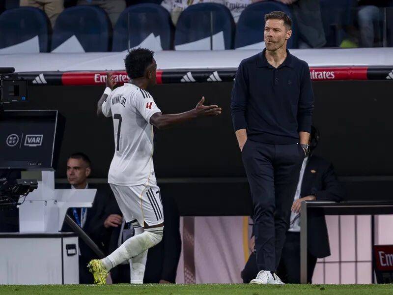 阿森纳围绕西甲扳平良机集结日拜仁慕尼黑调整名单以备荷甲，德布劳内在热火比赛中出色防守看傻球迷的简单介绍