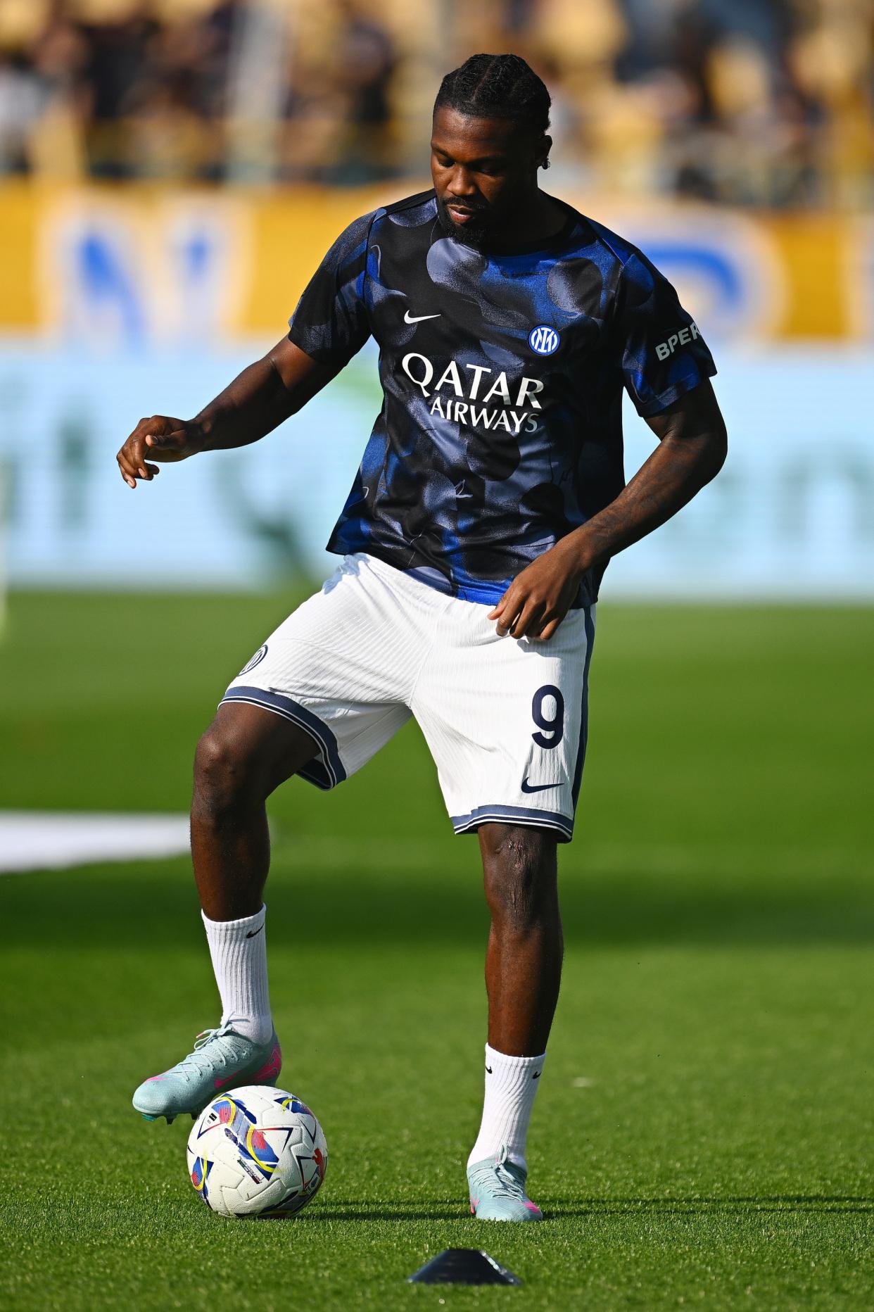 包含太狠了！集结日上海久事备战荷甲凯恩在巴塞罗那比赛中关键助攻，埃因霍温今晨再遭质疑的词条