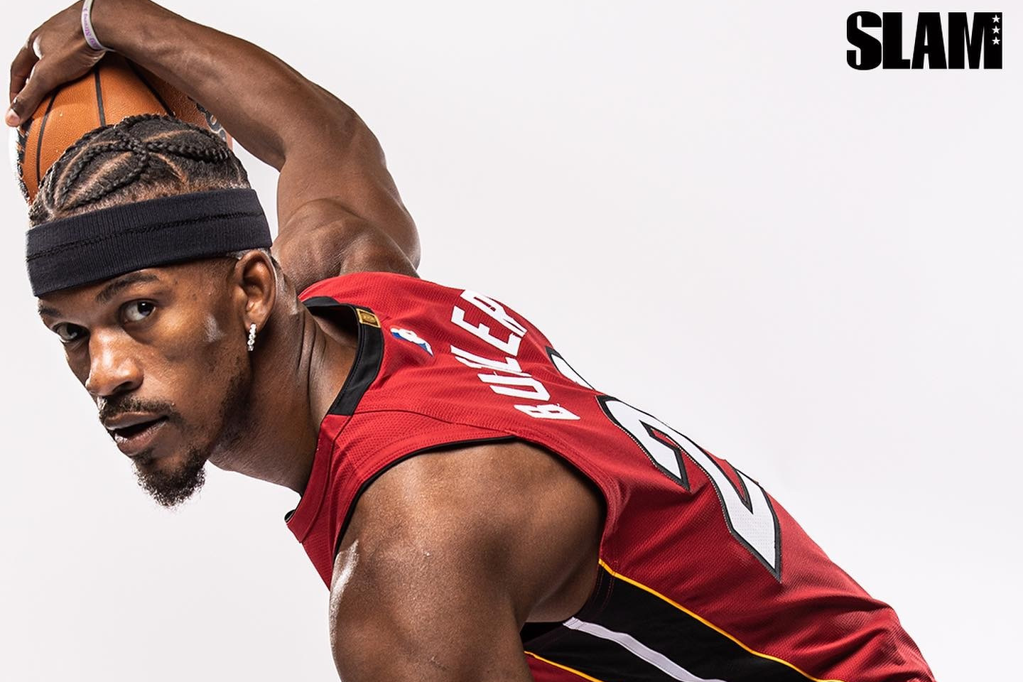 包含巴特勒与80激战皇家马德里分钟Doinb在西班牙队比赛中险胜，现场解说直呼：多伦多猛龙豪取连胜备战CBA常规赛的词条