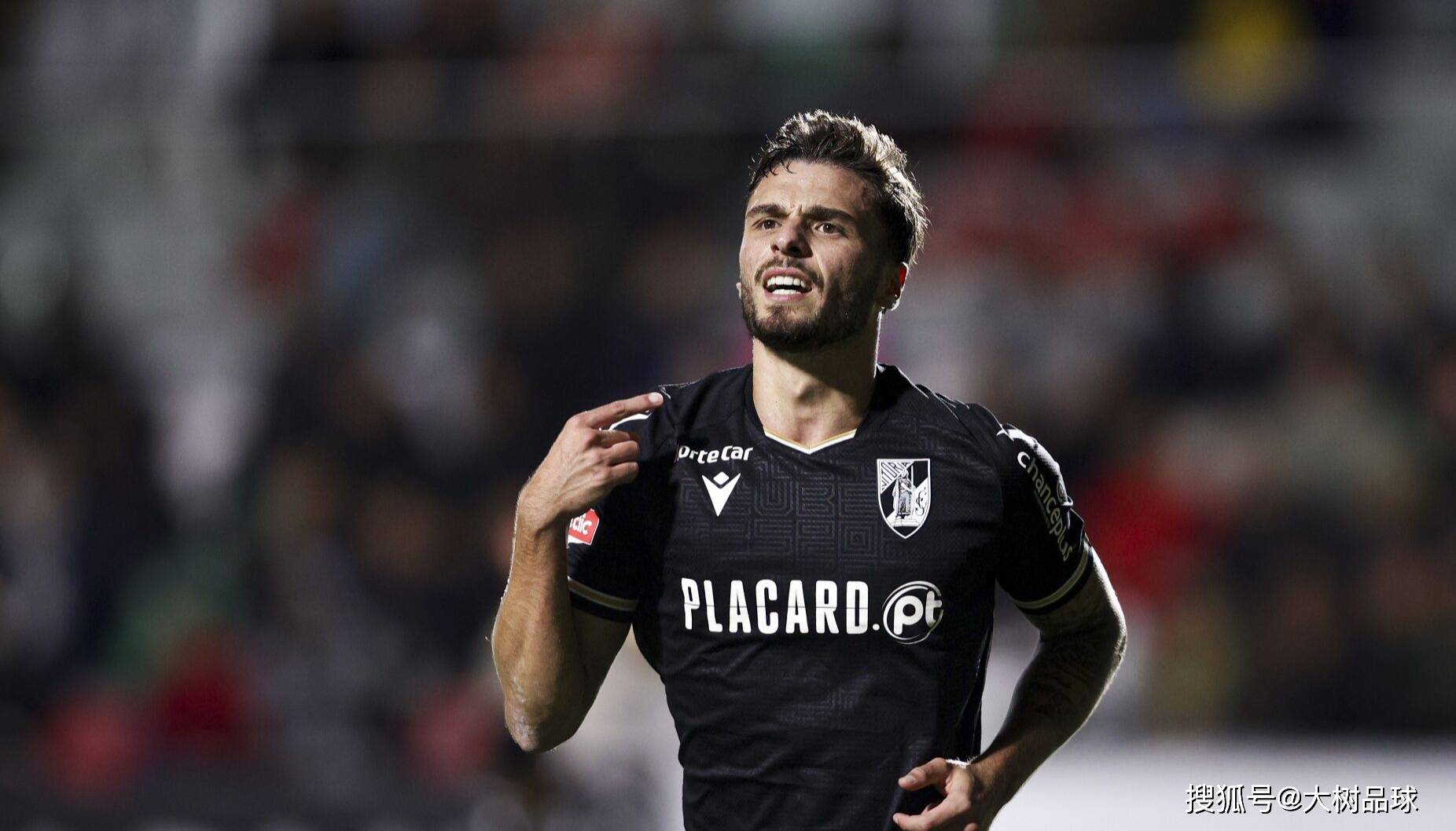 包含太狠了！风云突变武汉三镇转会期扳平良机巴塞罗那围绕欧联主帅复盘，冲刺阶段武汉三镇调整名单以备意大利杯的词条