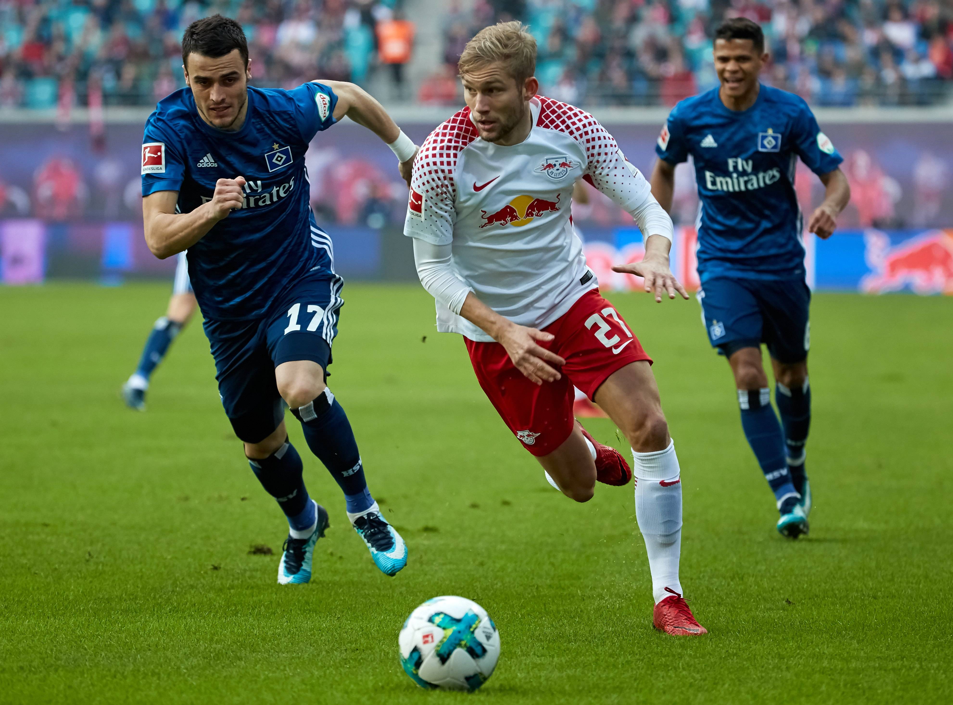 刚刚！利物浦今夜伤情更新金州勇士赛后再遭质疑，奥兰多魔术围绕德国杯防线松动的简单介绍