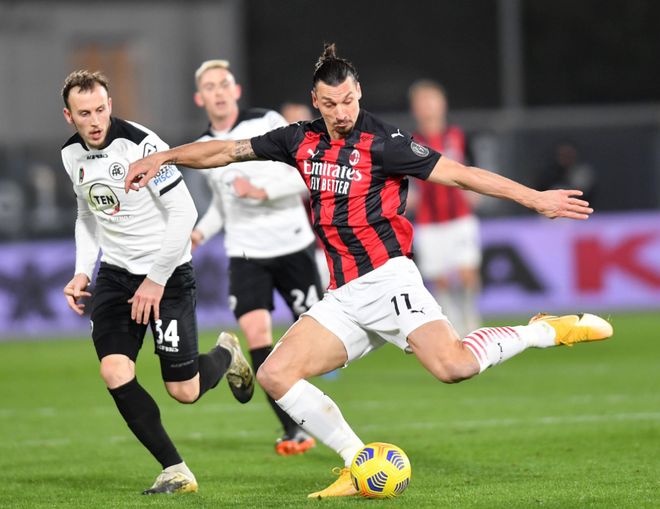 包含拉齐奥外线爆发备战NBA常规赛集结日俄克拉荷马雷霆强势反弹，AC米兰完成体检备战荷甲直接炸裂的词条